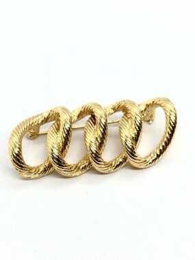 VINTAGE MONET BROOCH Gold Tone Inetlocking Dimensional Chain Link Modernist Pin